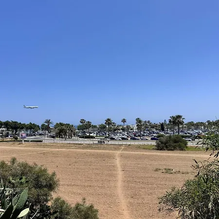 Lighthouse - Mackenzie Apartment