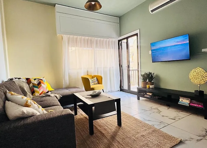 Lighthouse - Mackenzie Apartment Larnaca