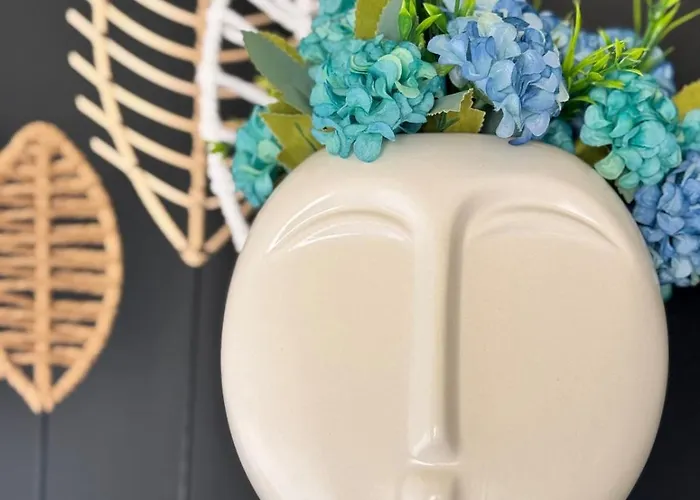 Lighthouse - Mackenzie Apartamento Lárnaca