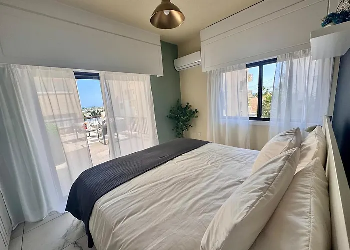 Lighthouse - Mackenzie Apartment Larnaca