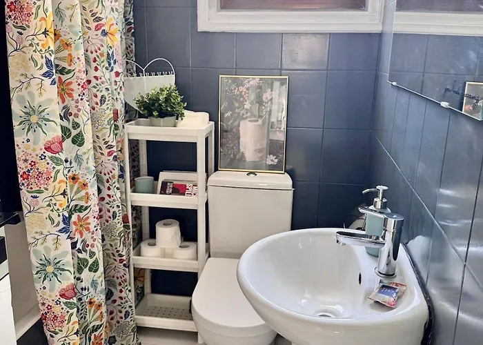 Lighthouse - Mackenzie Apartment Larnaca