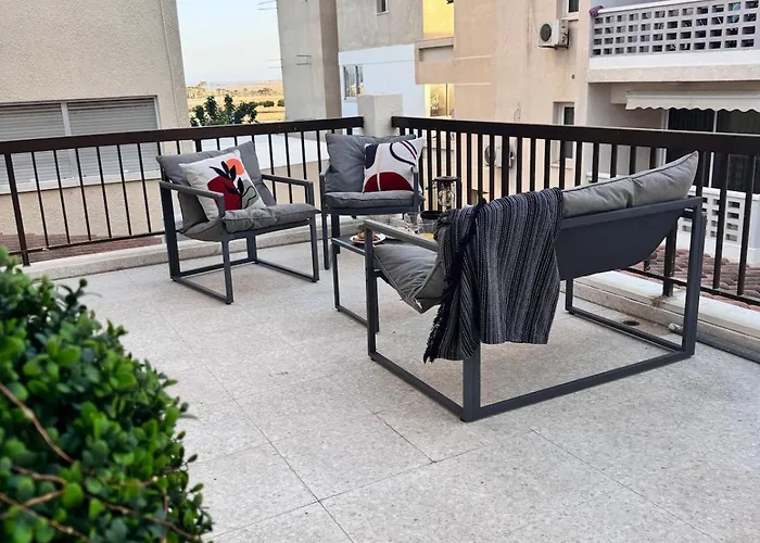 Apartment Lighthouse - Mackenzie Larnaca